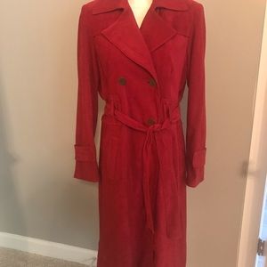 Red trench coat, M